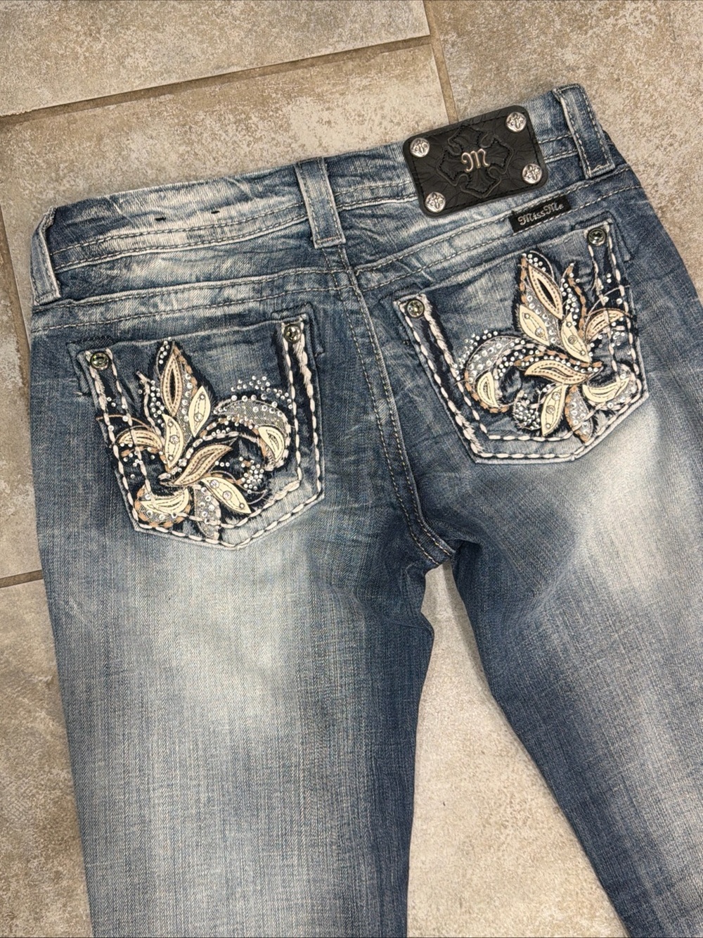 Miss Me Jeans Light Wash Bling Floral Size 26 Bootcut JE5796E2R